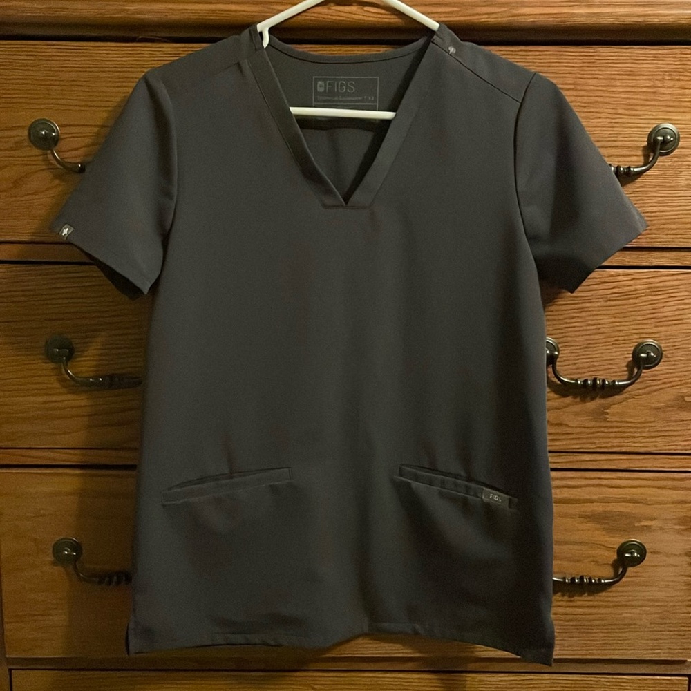 Figs V-Neck Medical Scrub Top in Charcoal Gray